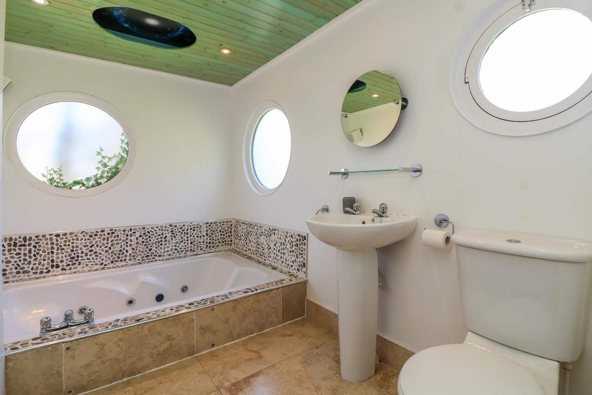 Bay Tree Lodge 35 อิลฟราคูมบ์ ภายนอก รูปภาพ